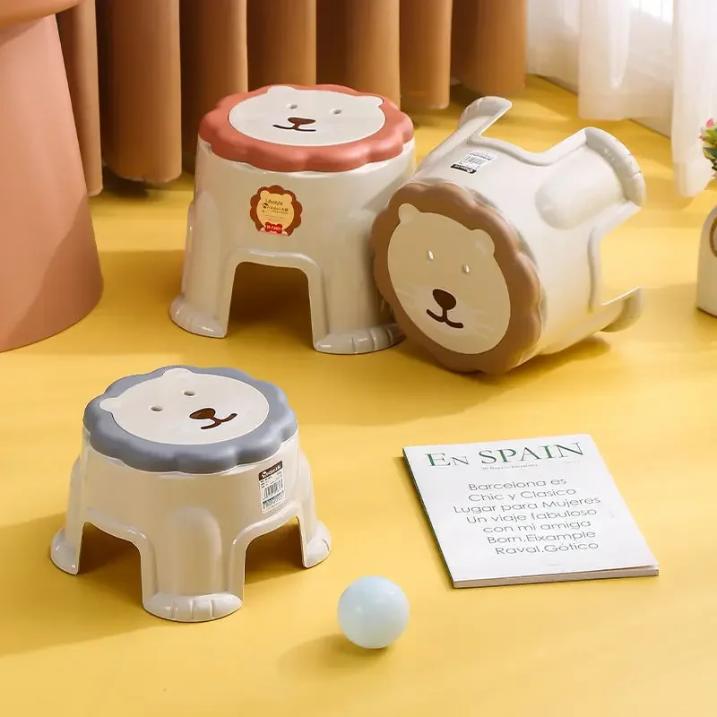 Противоскользящий стул с героями мультфильмов утолщенный детский маленький