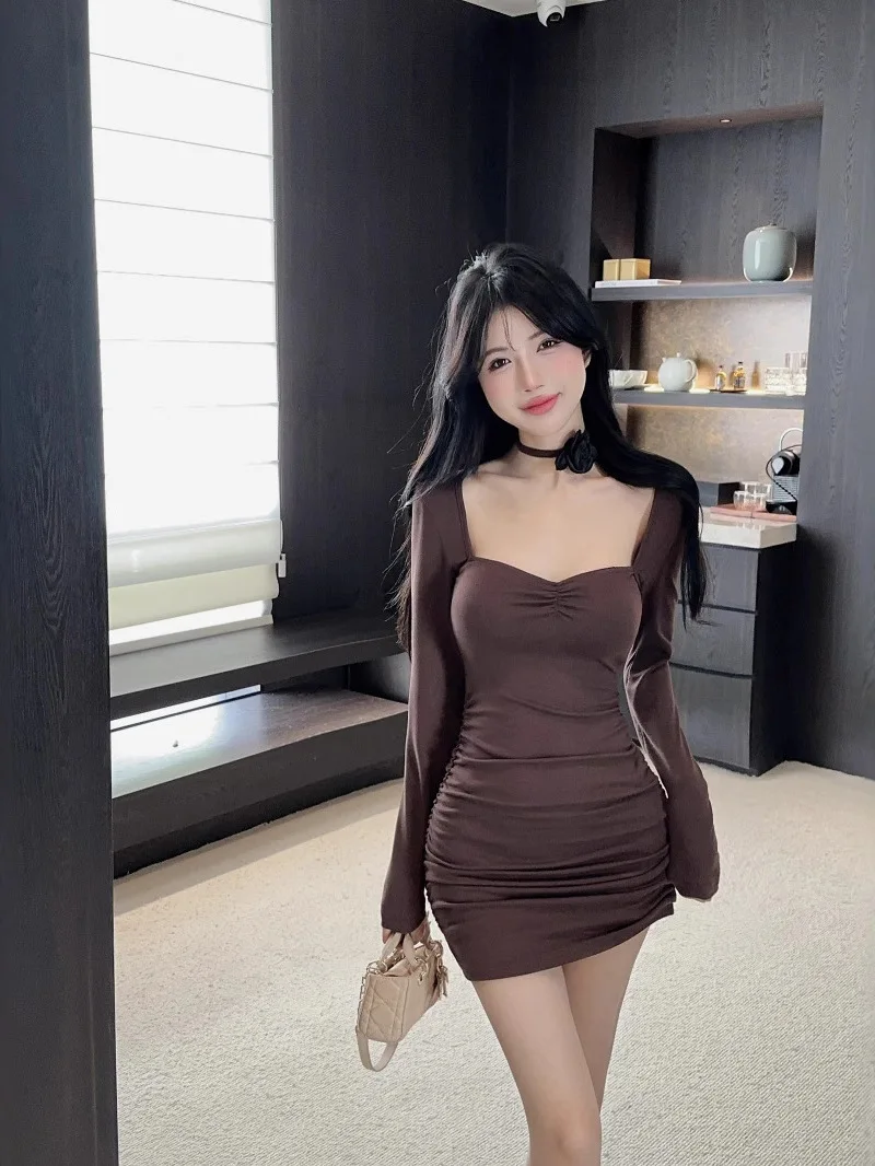 Осень/зима корейская версия 2024 новое платье с квадратным вырезом и длинными