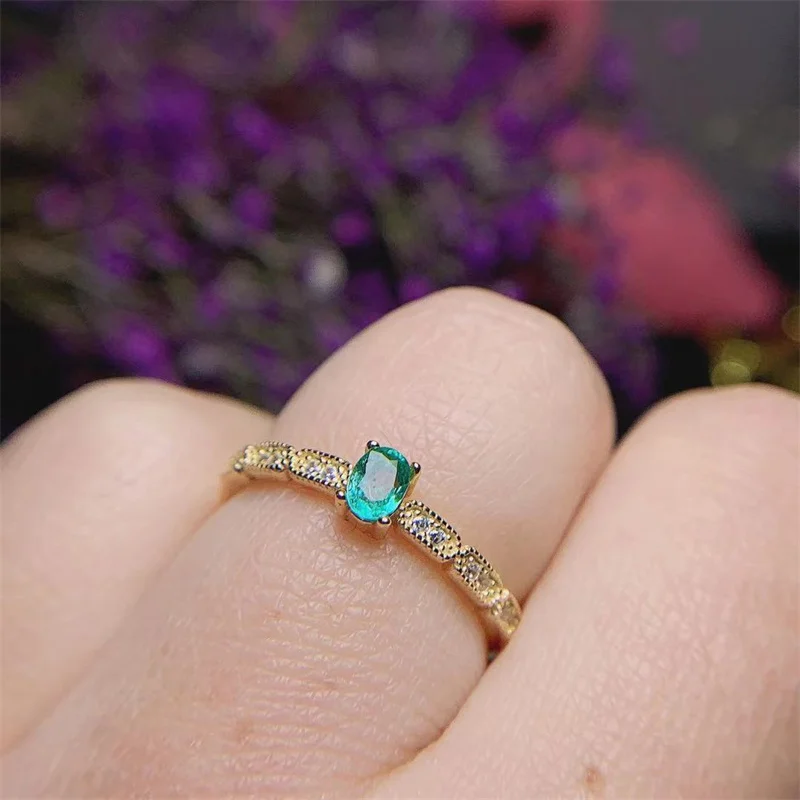 Фото Женское кольцо из 18-каратного желтого золота с изумрудом 4 х3 мм №4