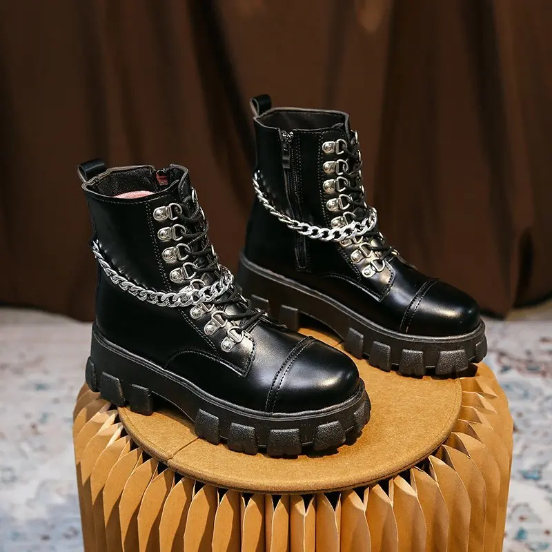 

Женские ботильоны из искусственной кожи, черные ботинки на массивной платформе, с металлической цепочкой и заклепками, готическая обувь, Осень-зима 2023