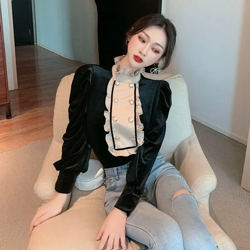 Женская футболка на пуговицах базовая свободная облегающая с длинным рукавом и