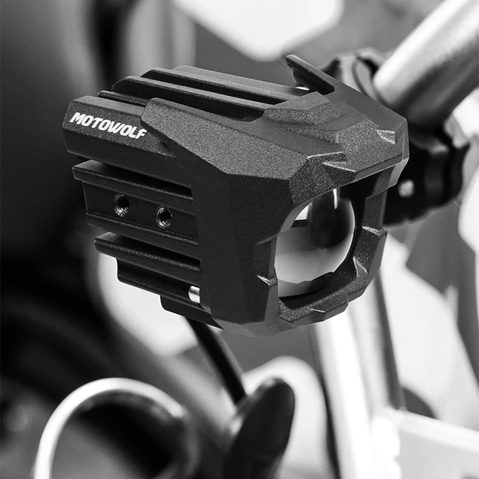 

MOTOWOLF Motorcycle spotlights Strong light super bright paving lights LED headlights Far -Near light integrated flashing lights