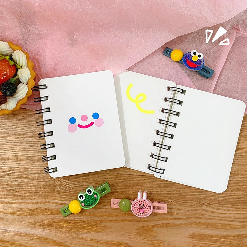 Милый мультяшный облако улыбающееся лицо спираль книжка Кролик Радуга свободный