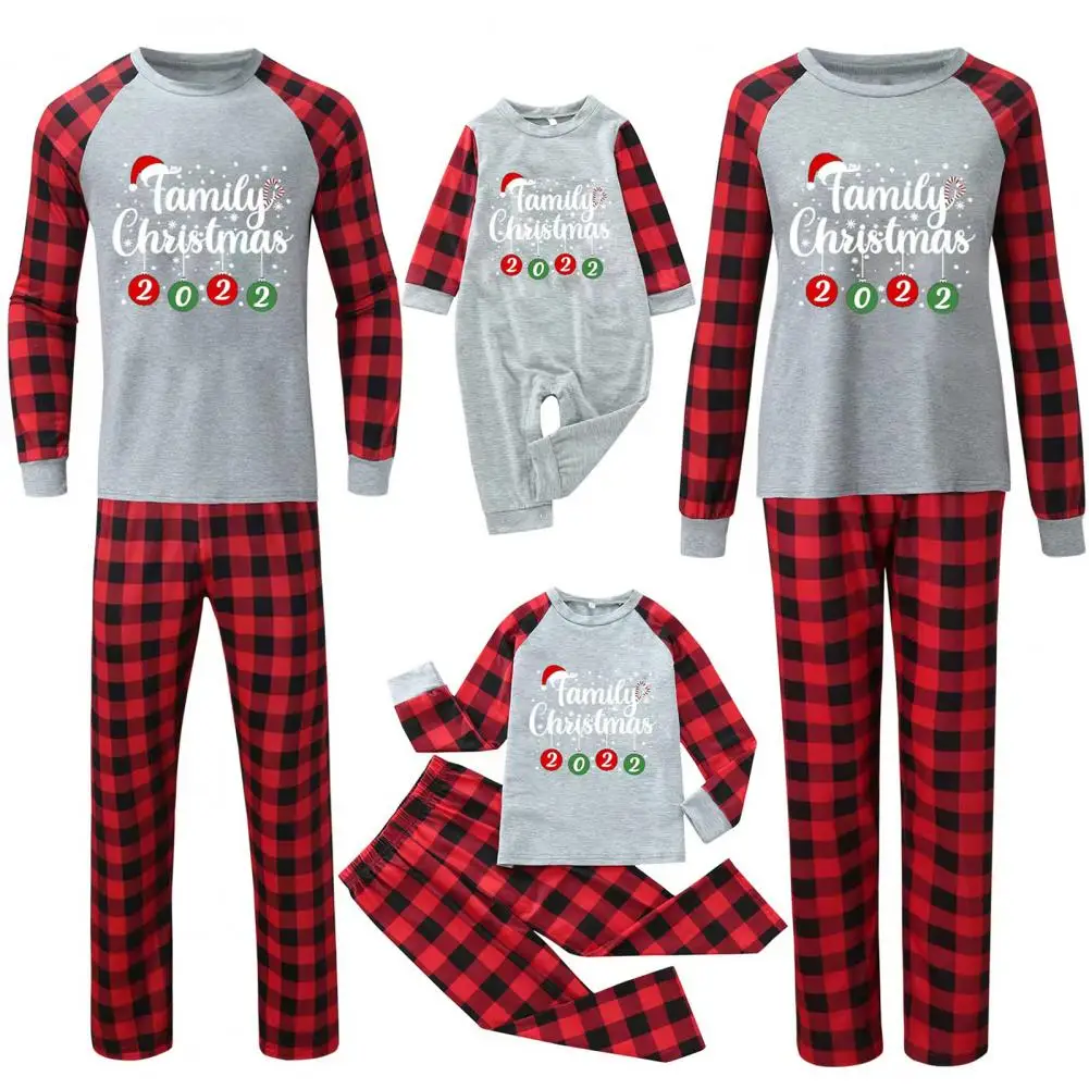 

1 Set Parent-child Pajamas Long Sleeve Plaid Design Holiday Dress Christmas Parent-child Clothes for Daily Wear