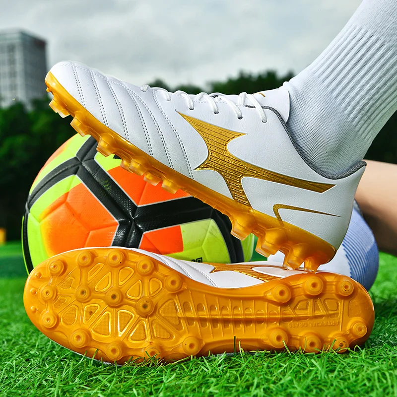 Football Shoes Youth Outdoor Lightweight Football Shoes Men's Professional Long Nails Broken Nails Comfortable Football Shoes