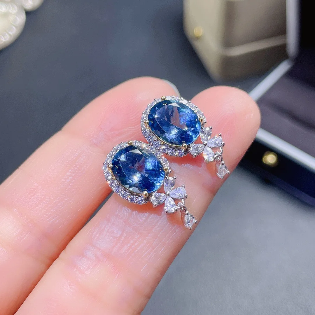 

Серьги-гвоздики женские из серебра 925 пробы с голубым топазом