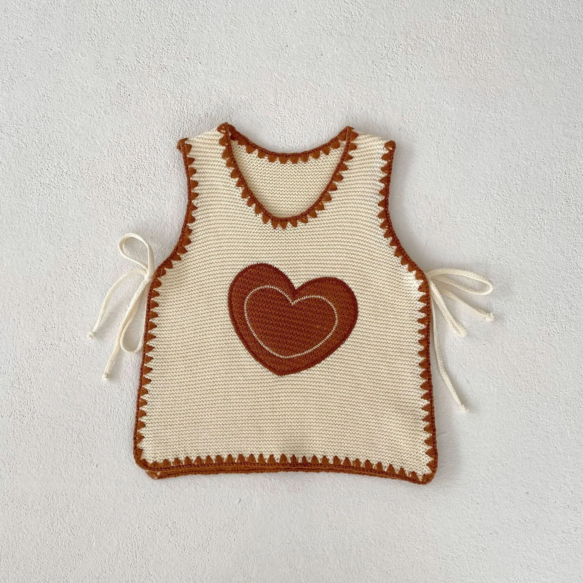 

Autumn Winter Boy Girl Children Knitted Love Casual Lacing Waistcoat Newborn Baby Cotton Sleeveless Tops Kid Embroidery Vest