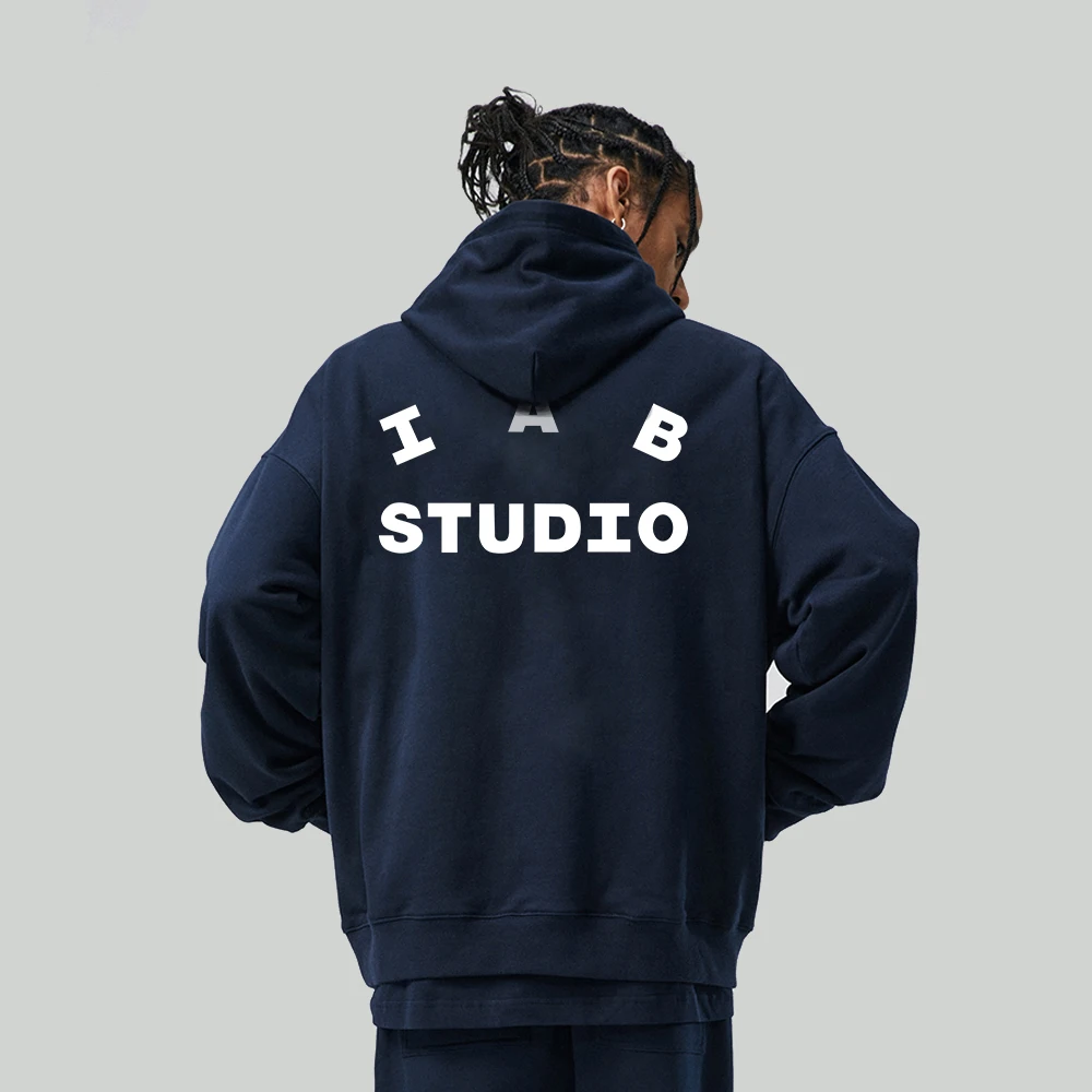Рисунок 4 - Новинка, винтажный свитер IAB Studio