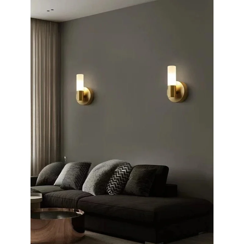 Фото Скандинавский роскошный медный светильник PF Nordic Luxury Copper Lamp для дома, светодиодное освещение для спальни, прикроватной зоны, коридора, зеркала, лестницы, декора телевизионной зоны, настенный светильник. №4