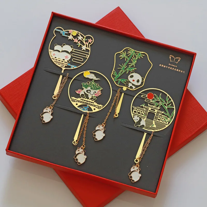 

Creative Design Of Panda Metal Hollow Bookmark, National Treasure Of Cultural Creation In The Forbidden City