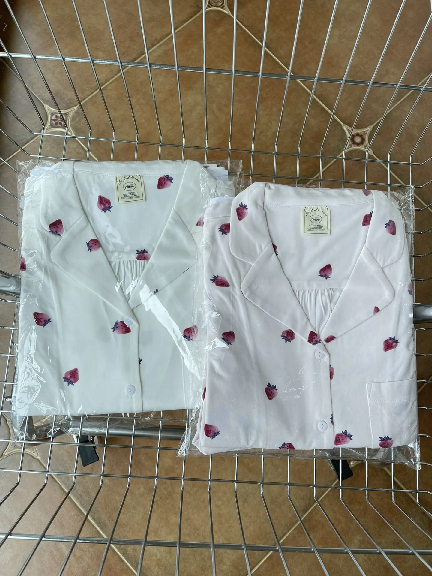 Room Wear Ladies Gelato Pique Summer Short Sleeve Shirt Women's Pajamas Set  Strawberry Printed