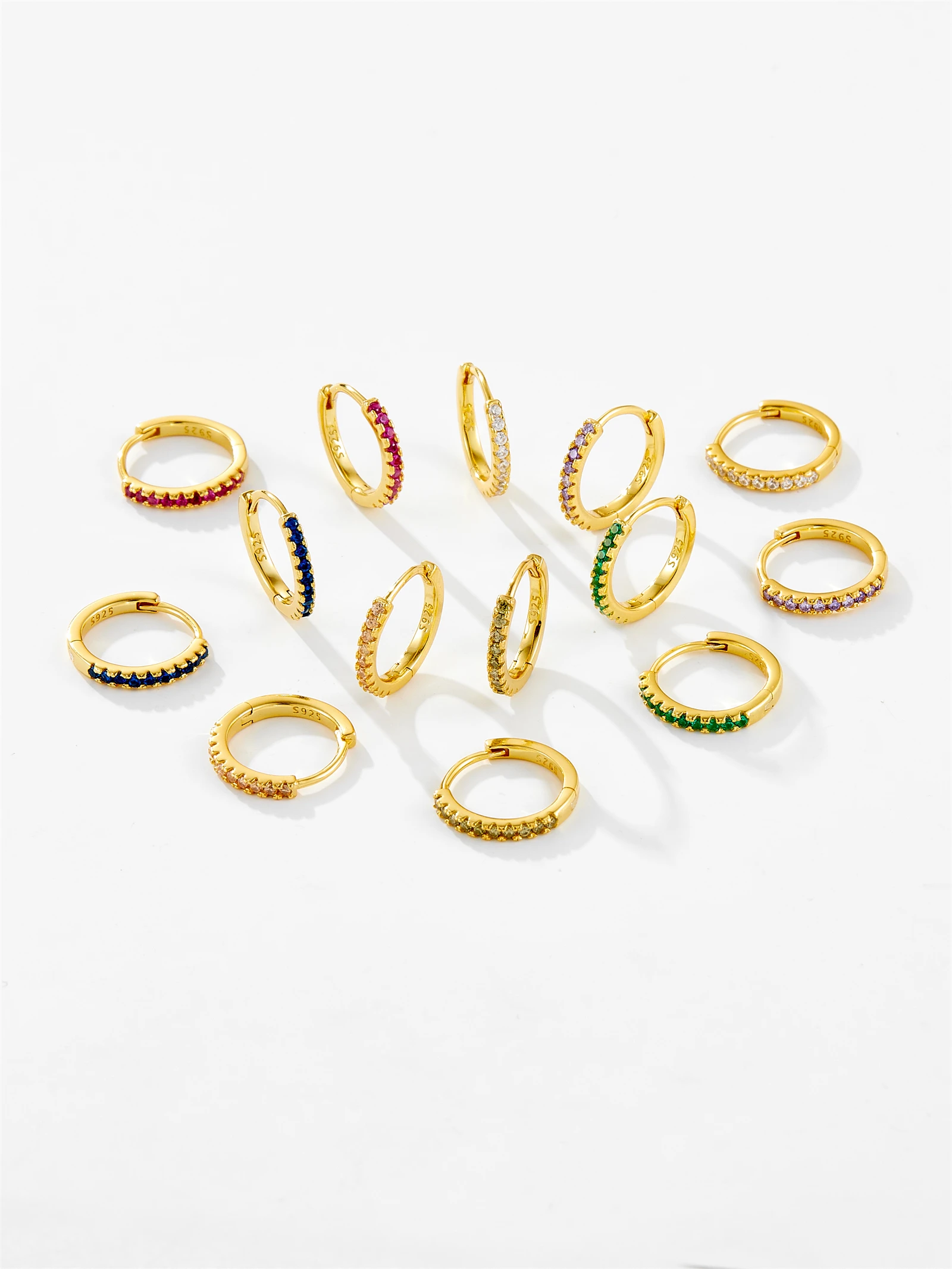 Женские серьги-кольца из серебра 925 пробы с разноцветным Цирконом