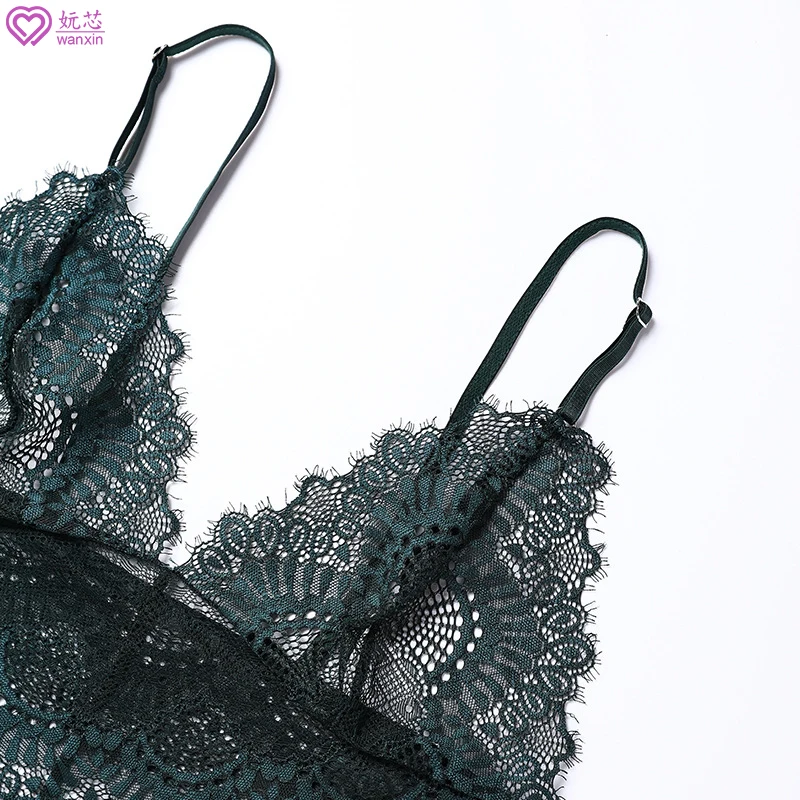 Комплект женского нижнего белья из бесшовного кружева и трусиков |