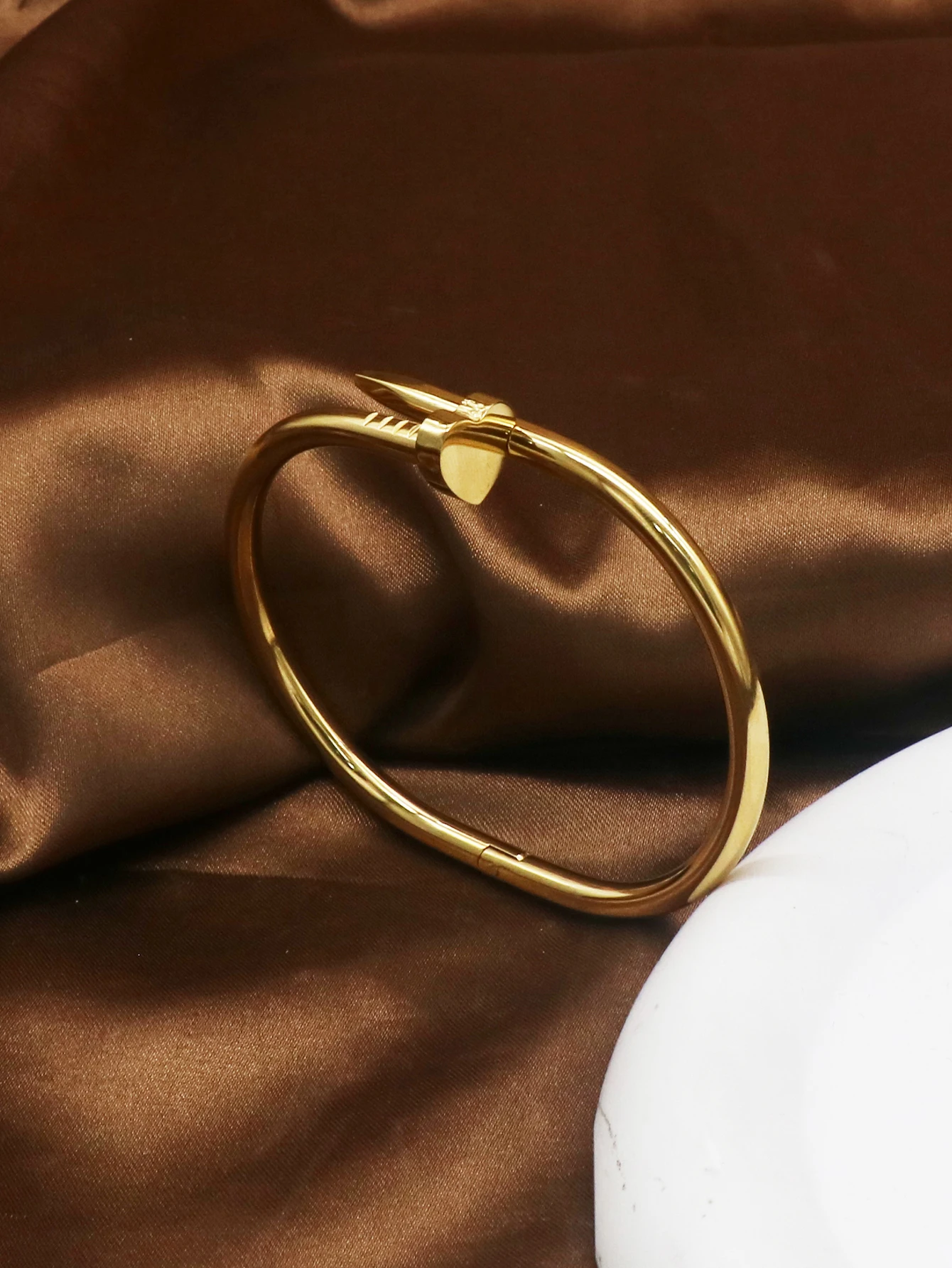 Браслет из нержавеющей стали с сердцем