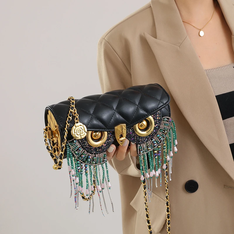 Мягкая и удобная тканевая качественная сумка через плечо с замком для открытия