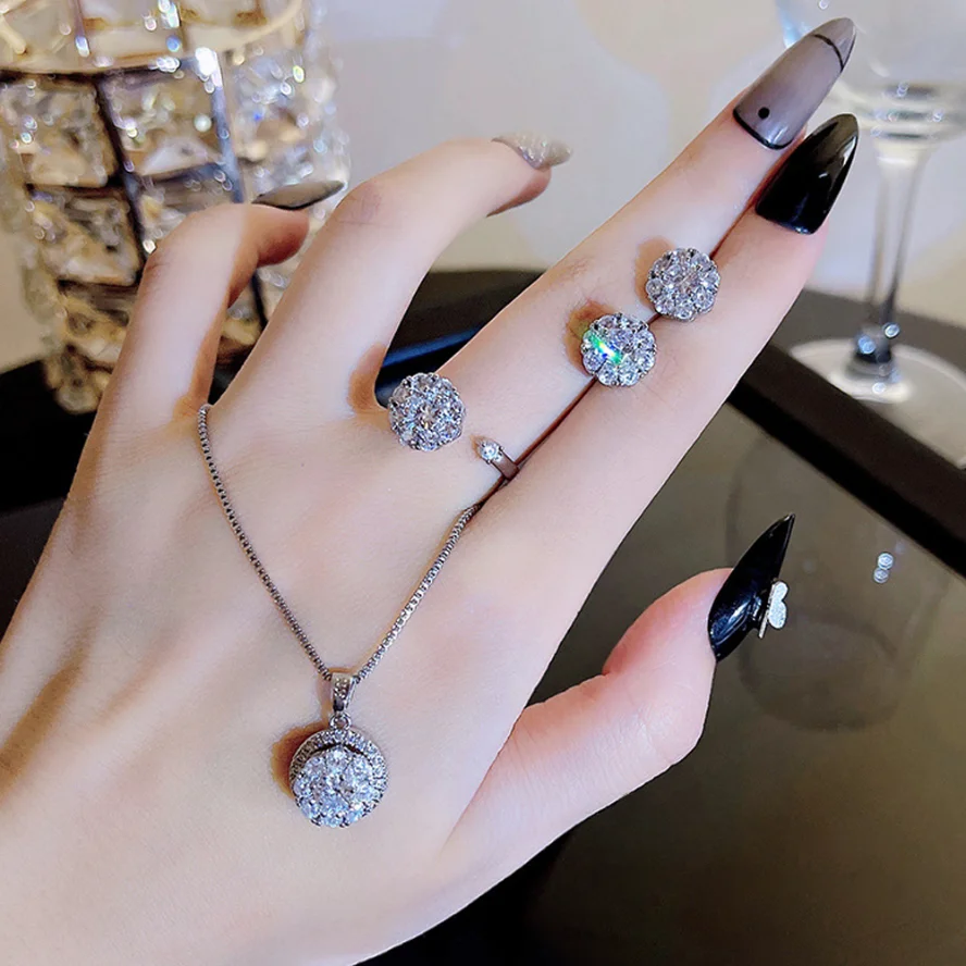 

Fashion Full Zircon Crystal Earring Necklace Ring for Women Sparkling Turnable Pendant Clavicle Chain Charm Valentine's Day Gift