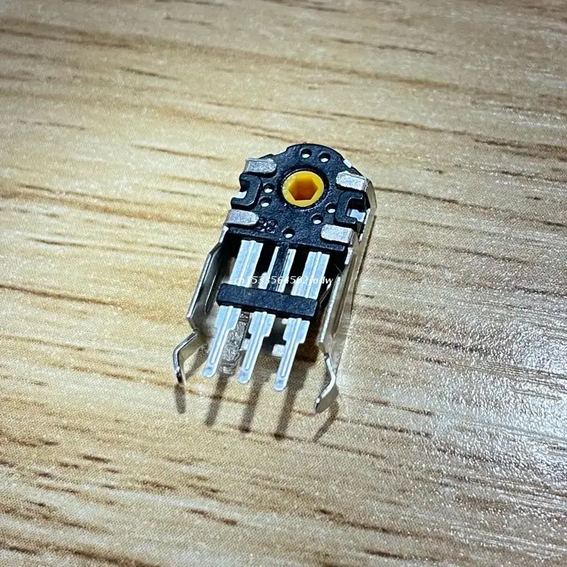 1 шт. желтая мышь |