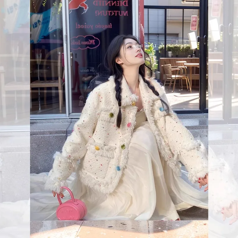 Утолщенная французская светская белая изящная верхняя одежда для женщин