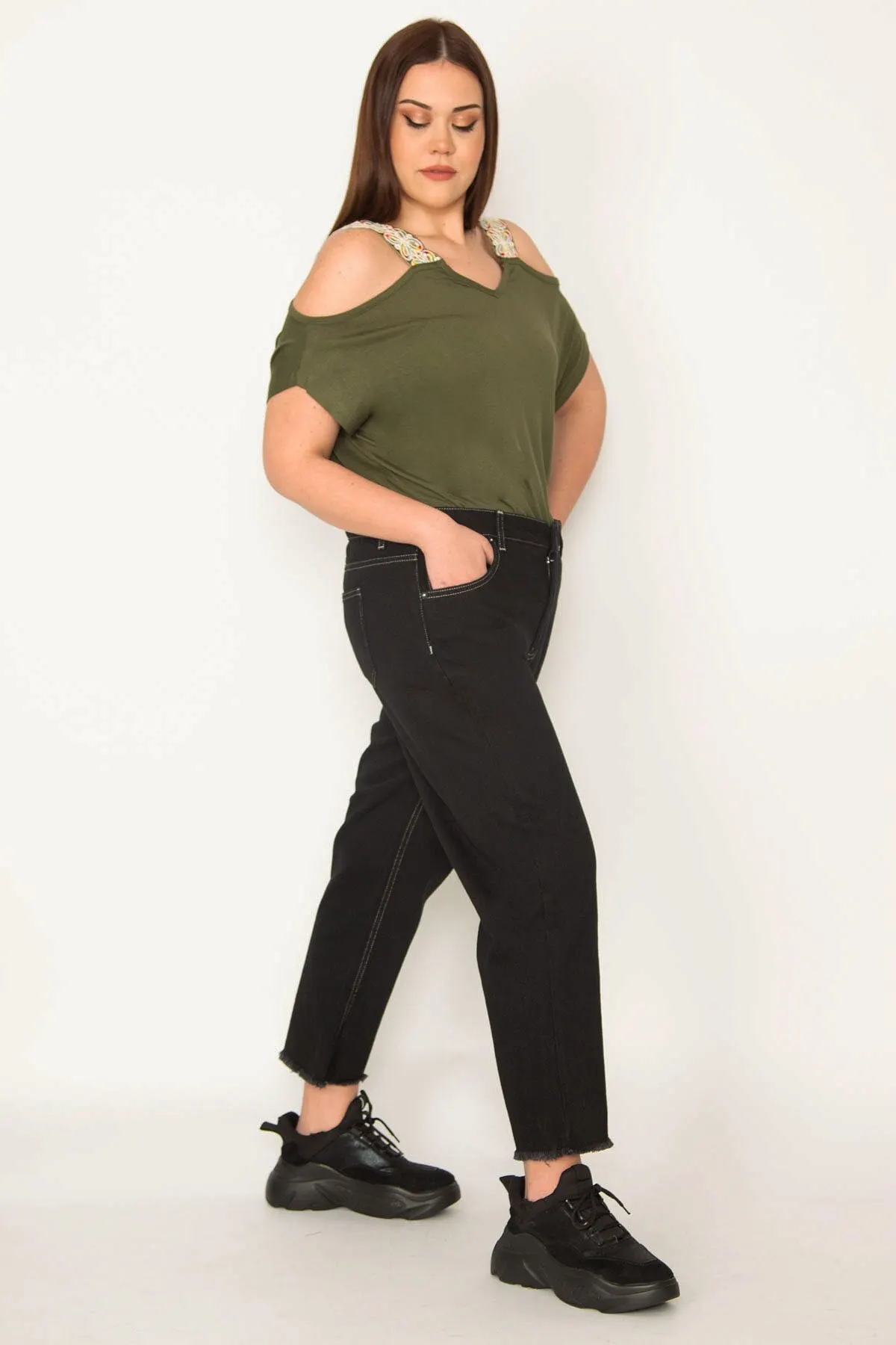 

Женские джинсы с прострочкой и грязным подолом, прямые брюки с карманами, джинсы на пуговицах, женские джинсы на молнии