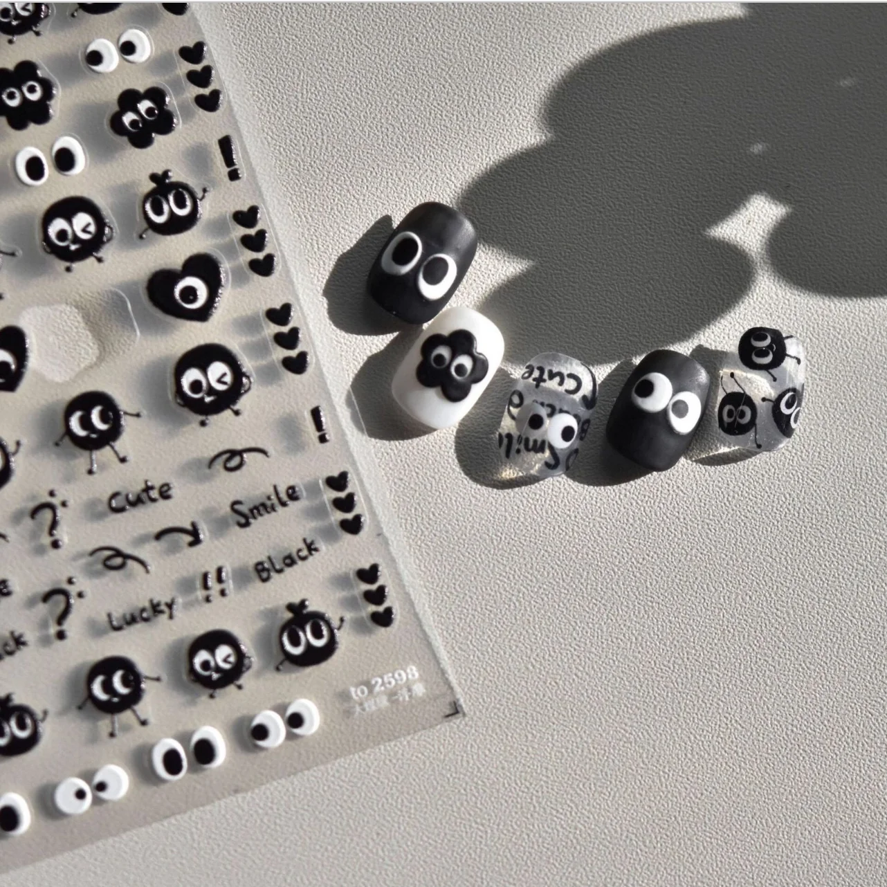 

1 Pcs Spice Girls Style Black And White Eyeballs Nail Art Sticker Tomoni Super Cool Street Graffiti Style Little Briquettes Nail