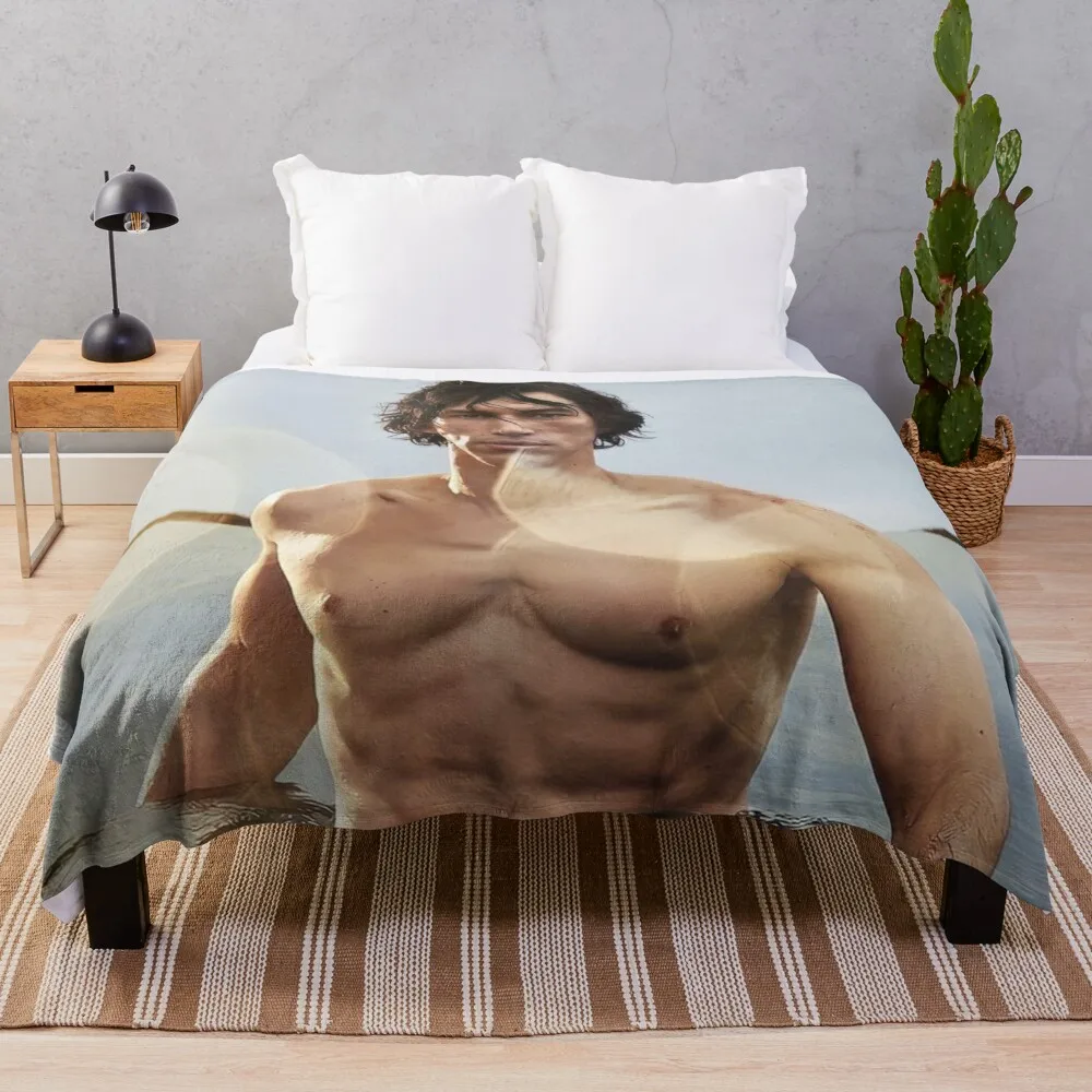 

Декоративное Двухслойное летнее одеяло adam driver