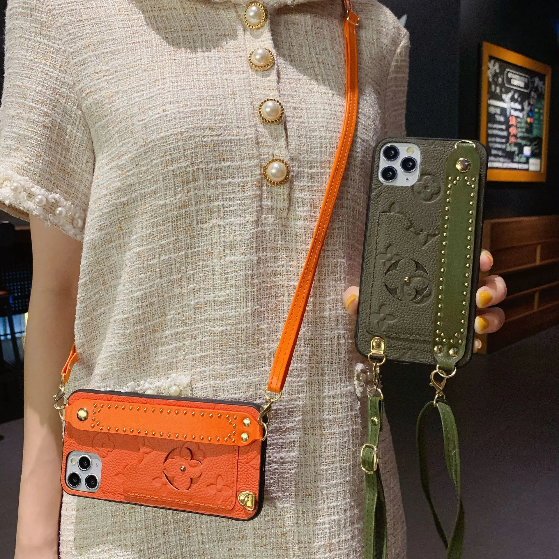 

Женский чехол-подставка из натуральной кожи, с ремешком