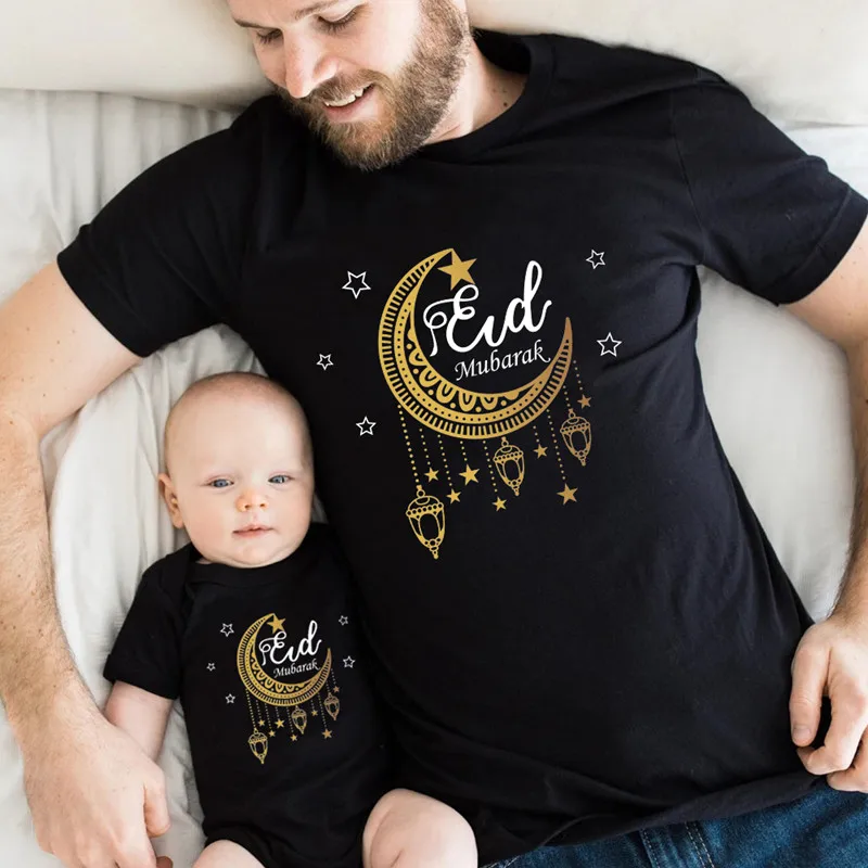 

Eid Mubarak Print Family Matching Shirts Cotton Dad Mom Kids Tees Tops Baby Rompers Funny Family Look Ramadan Mubarak Outfits