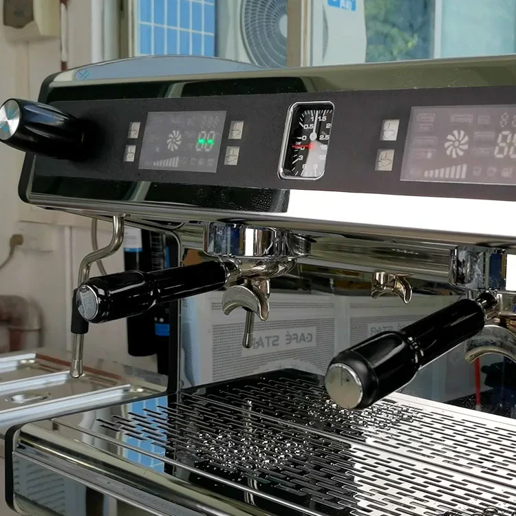 Профессиональная эспрессо-машина Astar с вспенивателем молока кофеварка