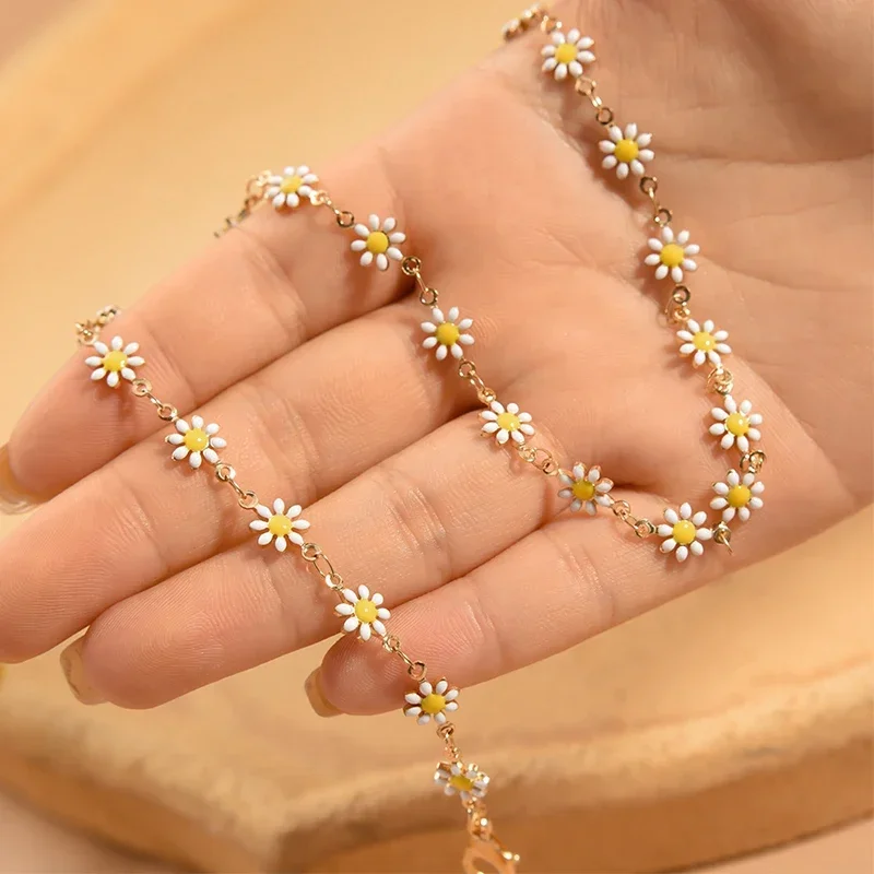 

Korean Flower Daisy Clavicle Chain Necklace Women Choker Statement Wedding Bridal Pendant Jewelry Girls Gift Neck Accessories