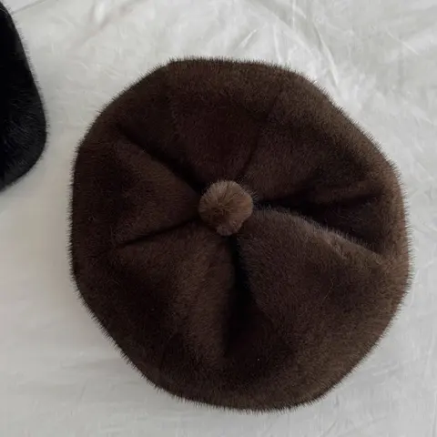 Женские береты из искусственного меха