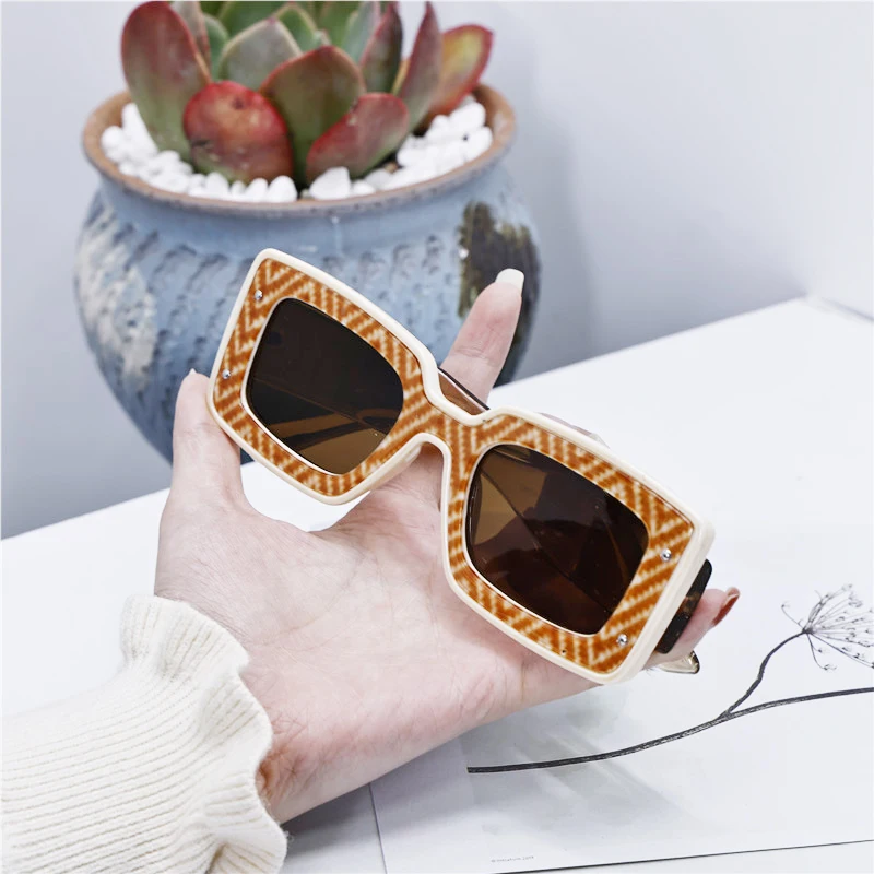 

2022 Women's Personality Square Sunglasses Vintage Black Gray Popular Goggle Shade Sun Glasses Outdoor Driving UV400