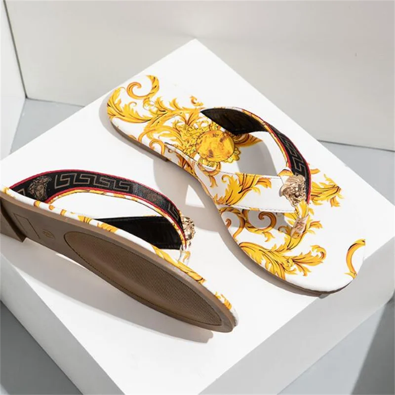 Шлепанцы женские с принтом модные пикантные тапочки на плоской подошве 2022 |