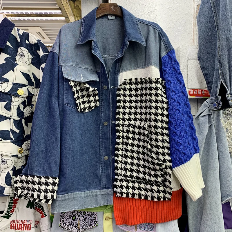 

Джинсовая куртка в стиле пэчворк, модная Асимметричная джинсовая куртка с контрастным принтом твида, с вязаными рукавами, Повседневная Уличная одежда, синий цвет, осень