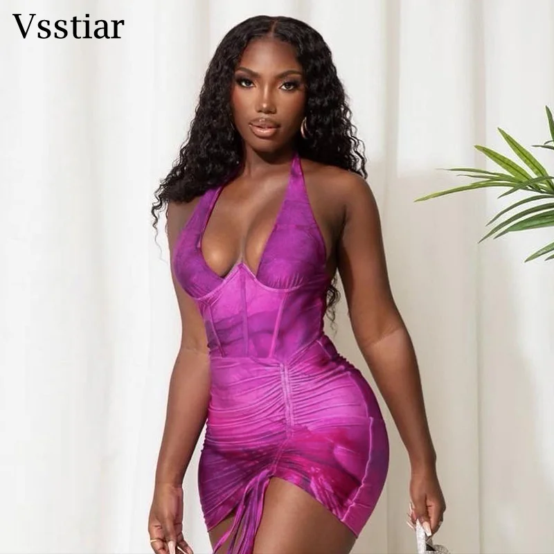 

Женское мини-платье с открытой спиной и V-образным вырезом