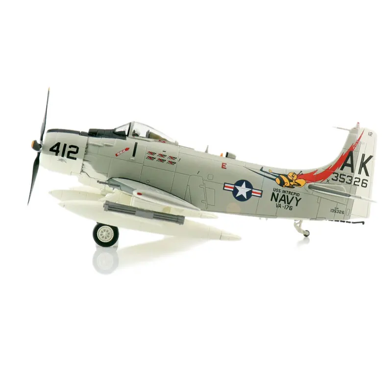 

1/72 Scale Diecast Plane Model Toys Douglas A-1H Skyraider 412 USS Intrepid NAVY HOBBYMASTER Die-Cast Military Aircraft For Gift