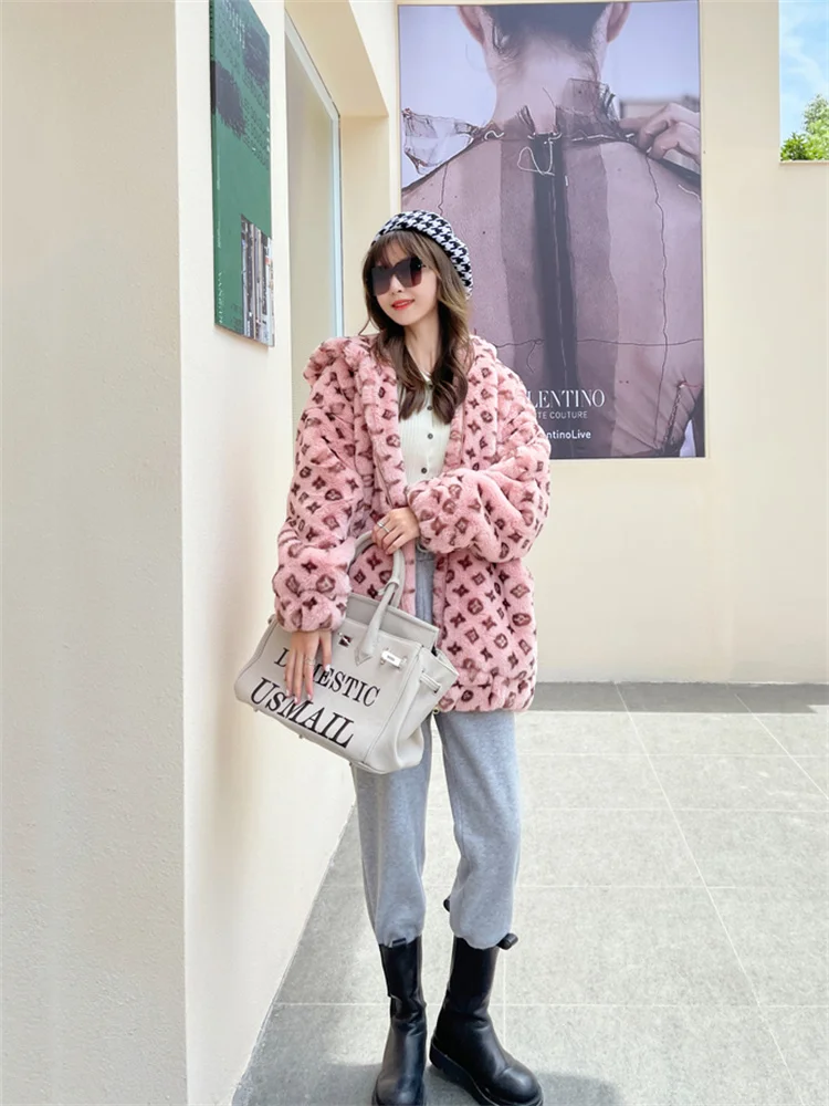 

Женское пальто из искусственного кроличьего меха, Корейская Толстая теплая куртка с капюшоном и принтом розового цвета на молнии, новинка с...