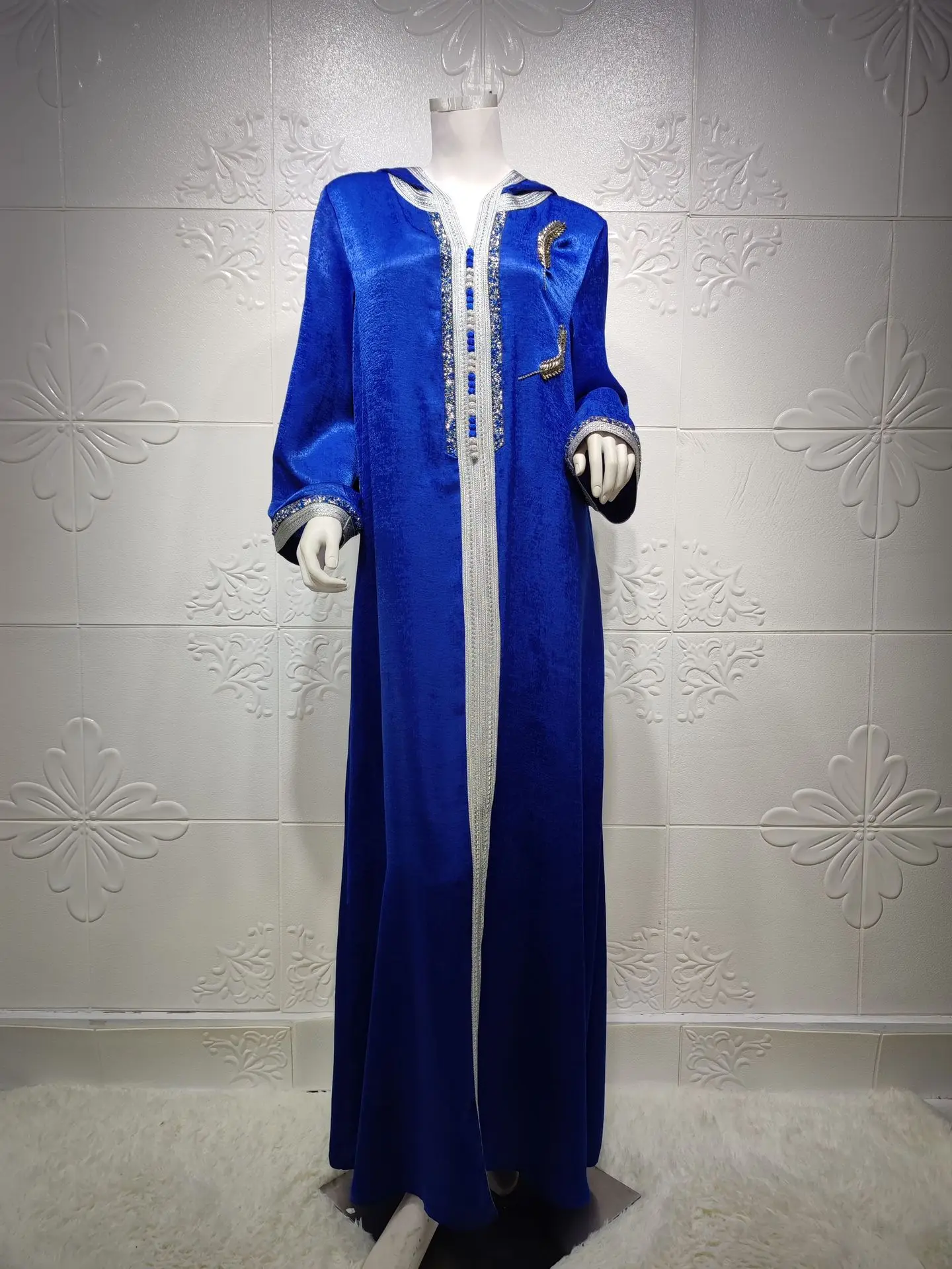 

Модное мусульманское платье Jalabiya, хиджаб для женщин, Средний Восток, искусственный Дубай, марокканский кафтан, со стразами, лента, V-образный вырез, длинный рукав
