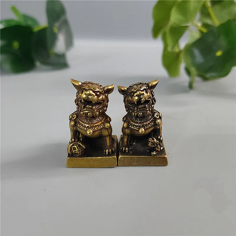 

1 Pair Mini Chinese Style Kirin Lion Copper Home/Office Carving Auspicious Lucky Putting Handle Pieces Ornaments