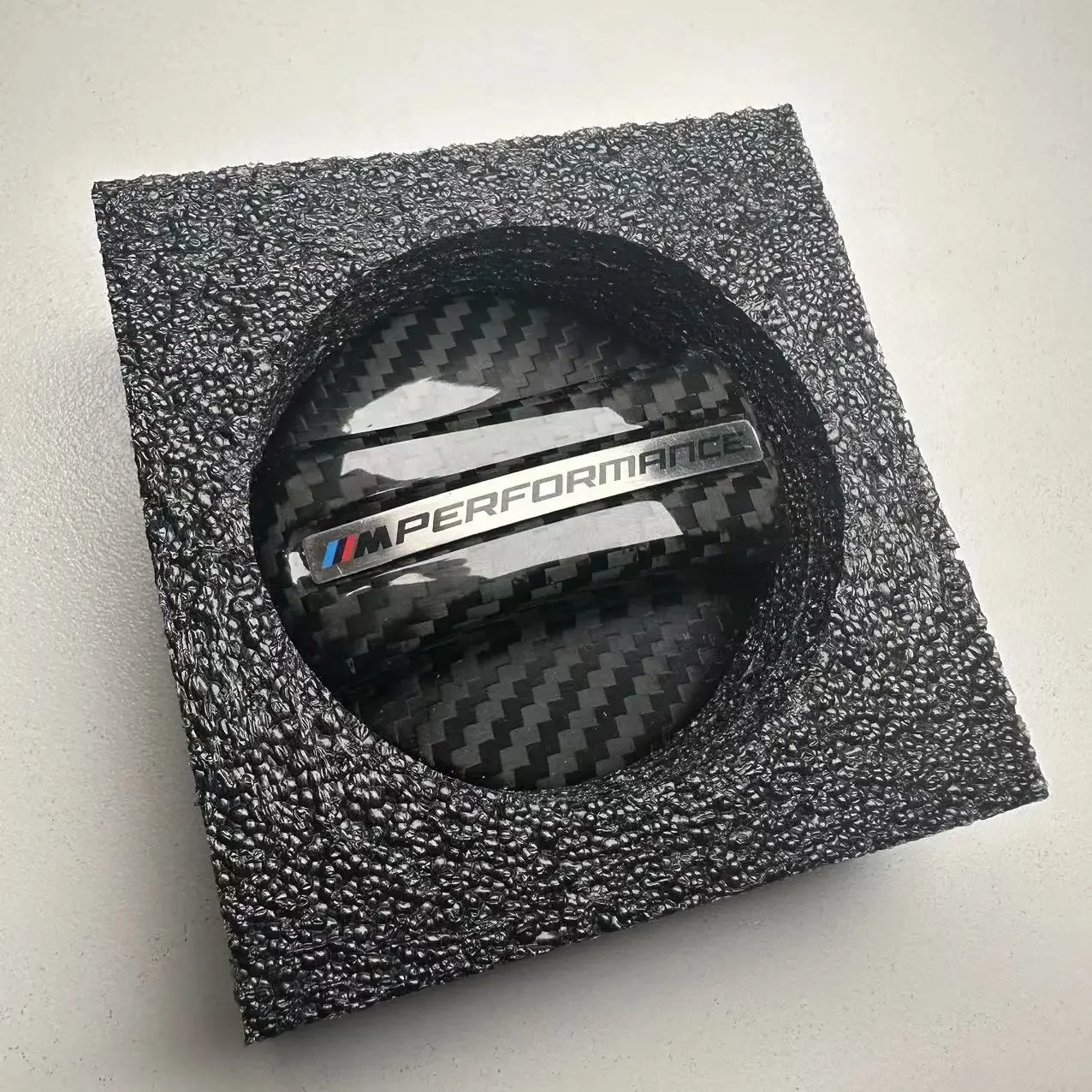 

Накладка на крышку топливного бака из углеродного волокна для BMW E90 E92 F01 F02 G02 G30 F10 F11 F12 F16 F20 F21 F30 F31 F32 F34 F36 F80 F82 M3 M4
