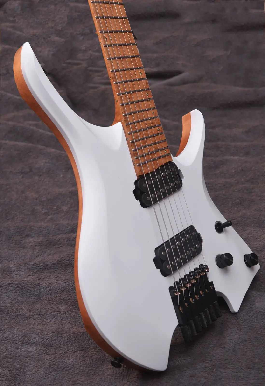 

7 Strings Headless Electric Guitar White Color Roasted Maple Neck