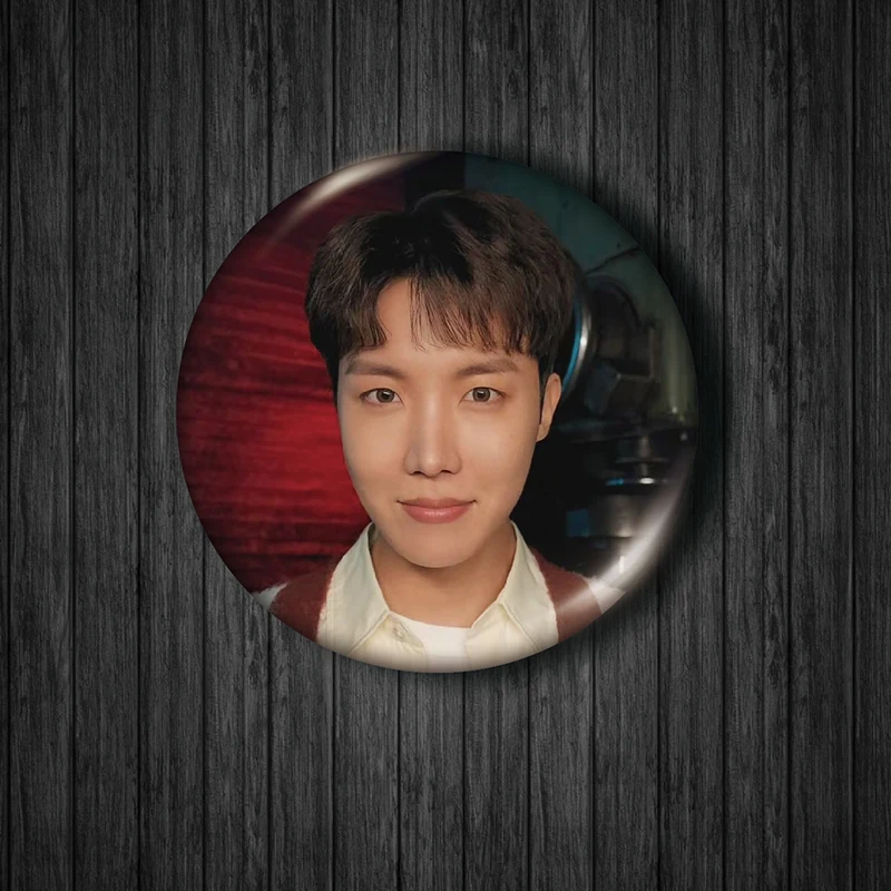 Kpop Bangtan Boys J-HOPE Металлические Значки Новый Дизайн Брошь Аксессуары Шляпа Одежда Рюкзак Украшение Коллекция Фанатов.