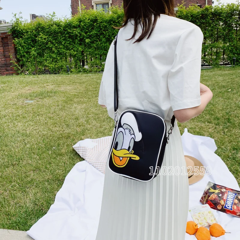 Disney Donald Duck 2022 New Handbag Cartoon Cute Women's Mobile Phone Bag Fashion Trend Casual Women's Shoulder Oblique Bag