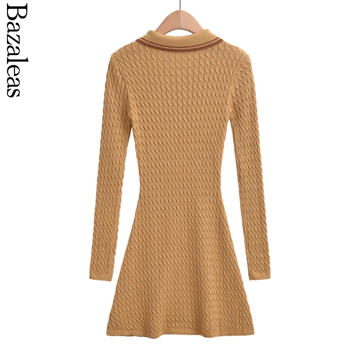 Женское трикотажное платье-свитер с воротником-поло и длинными рукавами