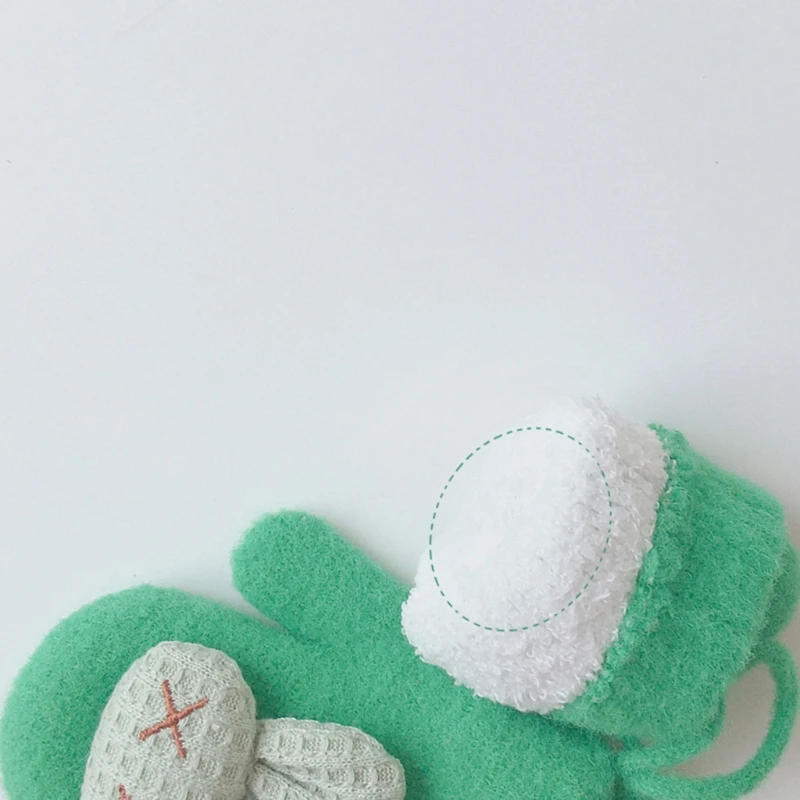 

1 Pair Toddlers Thicken Plush Warm Full Finger Gloves Baby Cartoon Animal Bunny Winter Mittens with String Hand Warmer