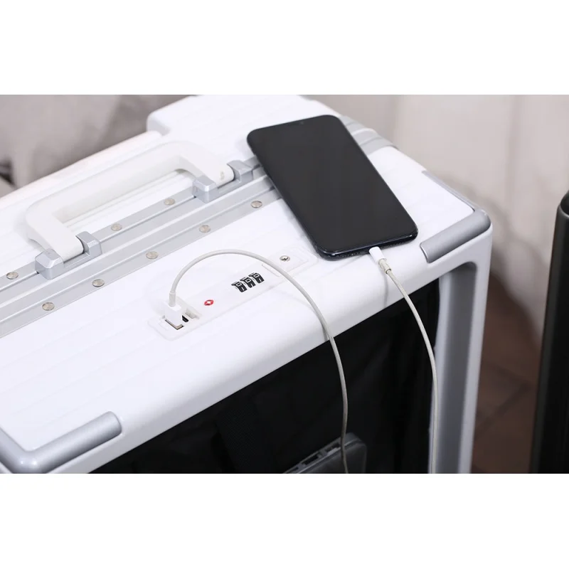 Рисунок 3 - Чемодан с открытым верхом спереди