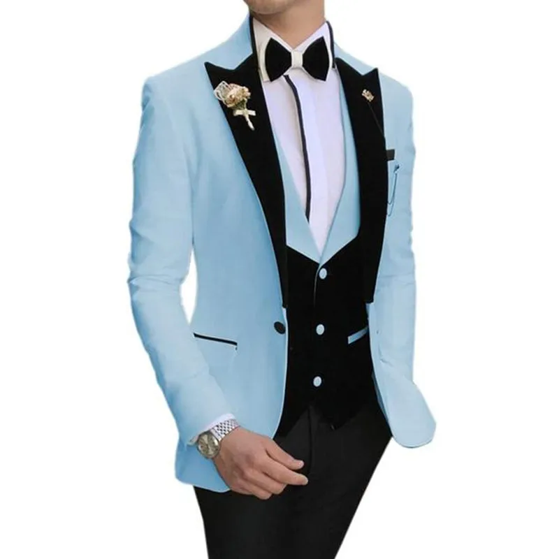 Мужской классический костюм из трех предметов