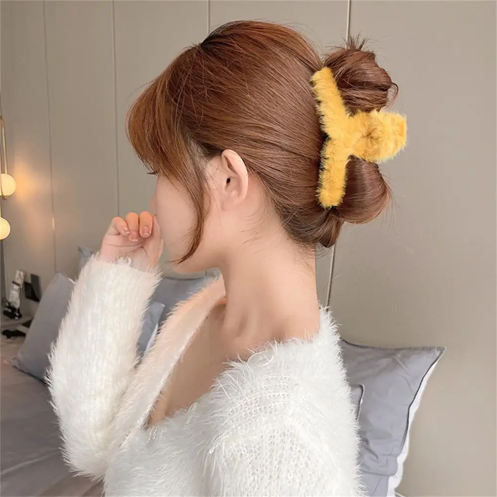 

Hair Claw Clip Attractive Long Lasting Large Plain Plush Ponytail Hair Claw Clip for Daily Wear Claw Clip Hair Clip