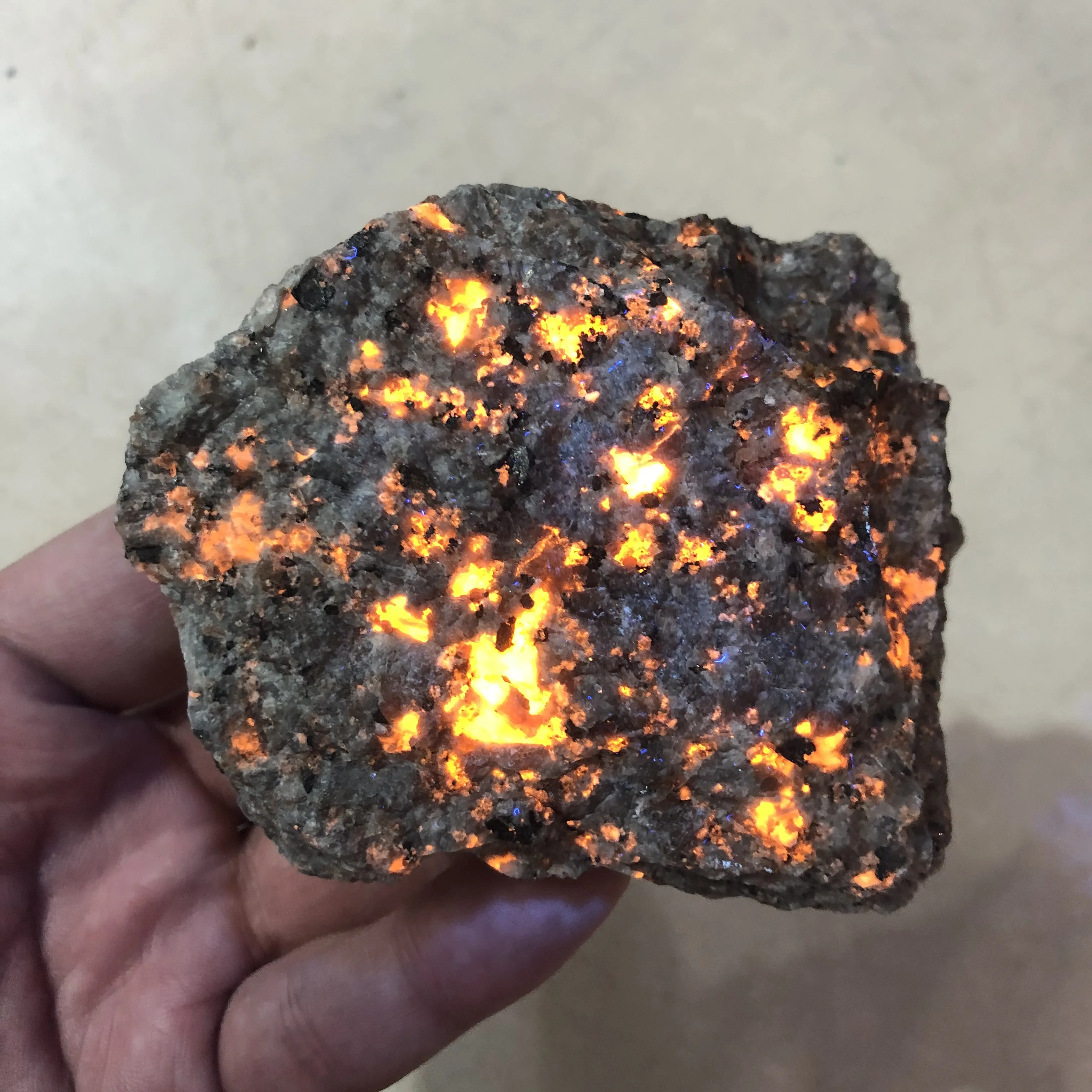 

Natural Crystals Quartz Flame Yooperlite Ore Stones