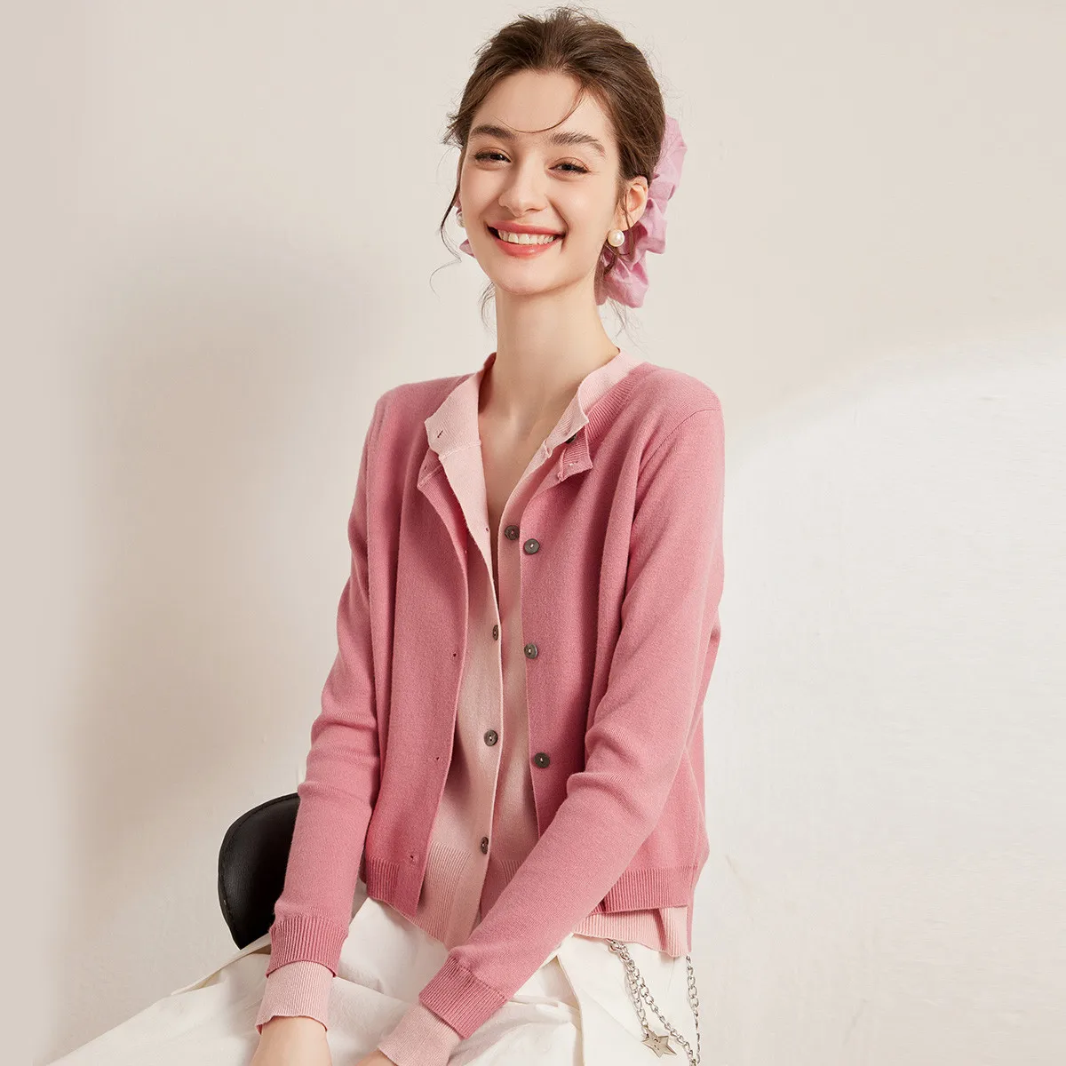 LOUIS YAO 2025 весенняя серия одного же цвета светлый и темный контрастный цвет