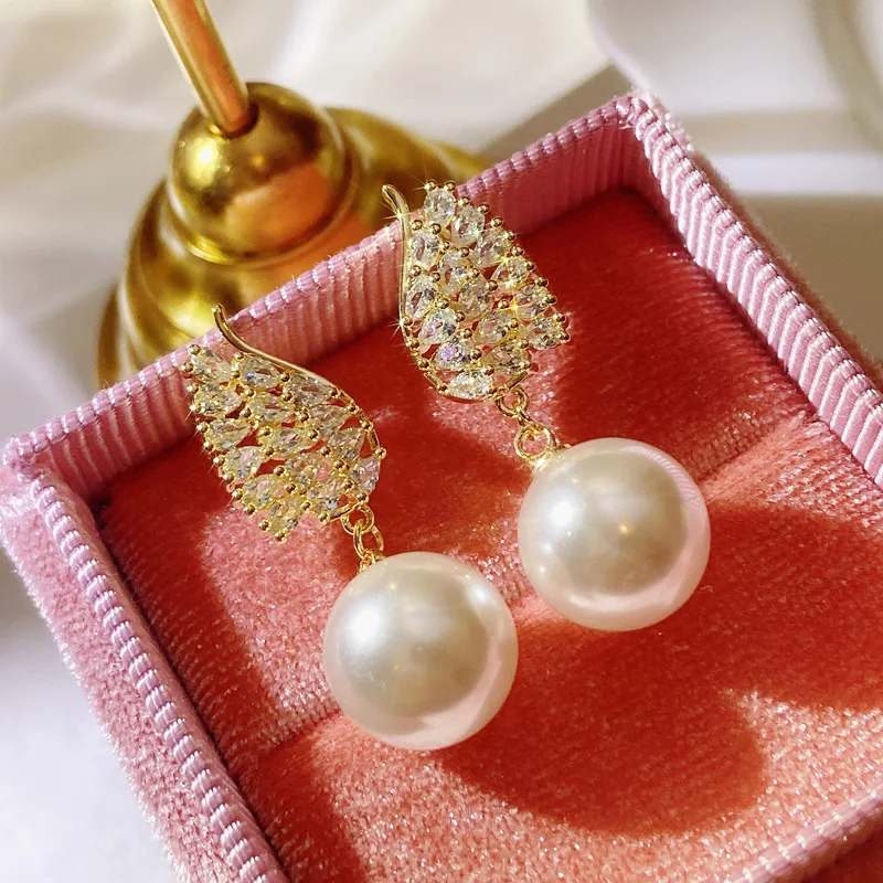 

Korean Fashion Women Earring Stud Zircon Angel Wings Aros With Pearl Pendant Charm Lady Luxury Gift Vintage Jewelry Accessories